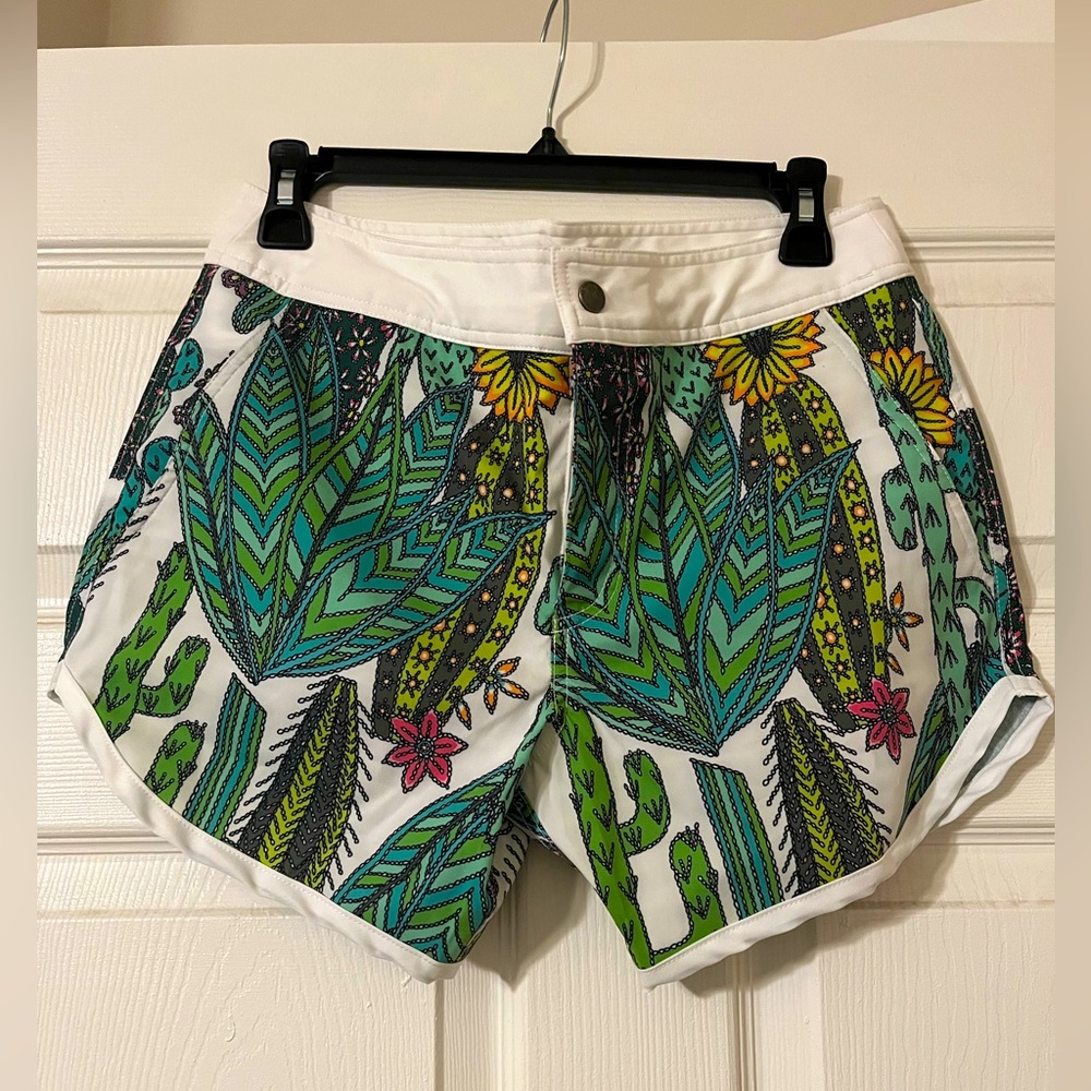 Mr Turk NWT desert oasis zippered trunk
